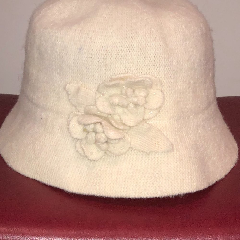 Women's Vintage Hat with Embroidered Flower